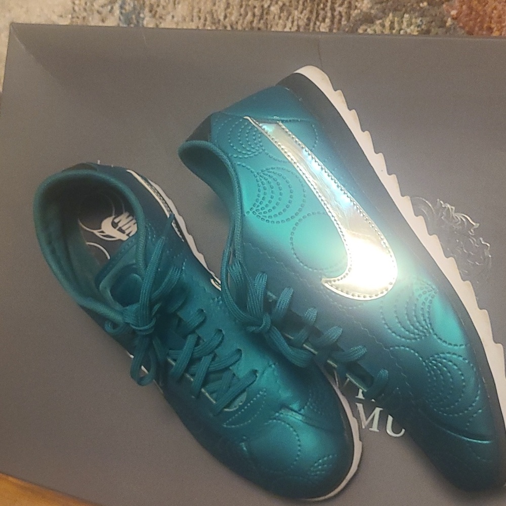 Green Nike